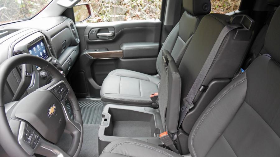 Панель приборов Chevrolet Silverado LTZ Duramax Crew Cab 2019 года  (фото 25 из 32)